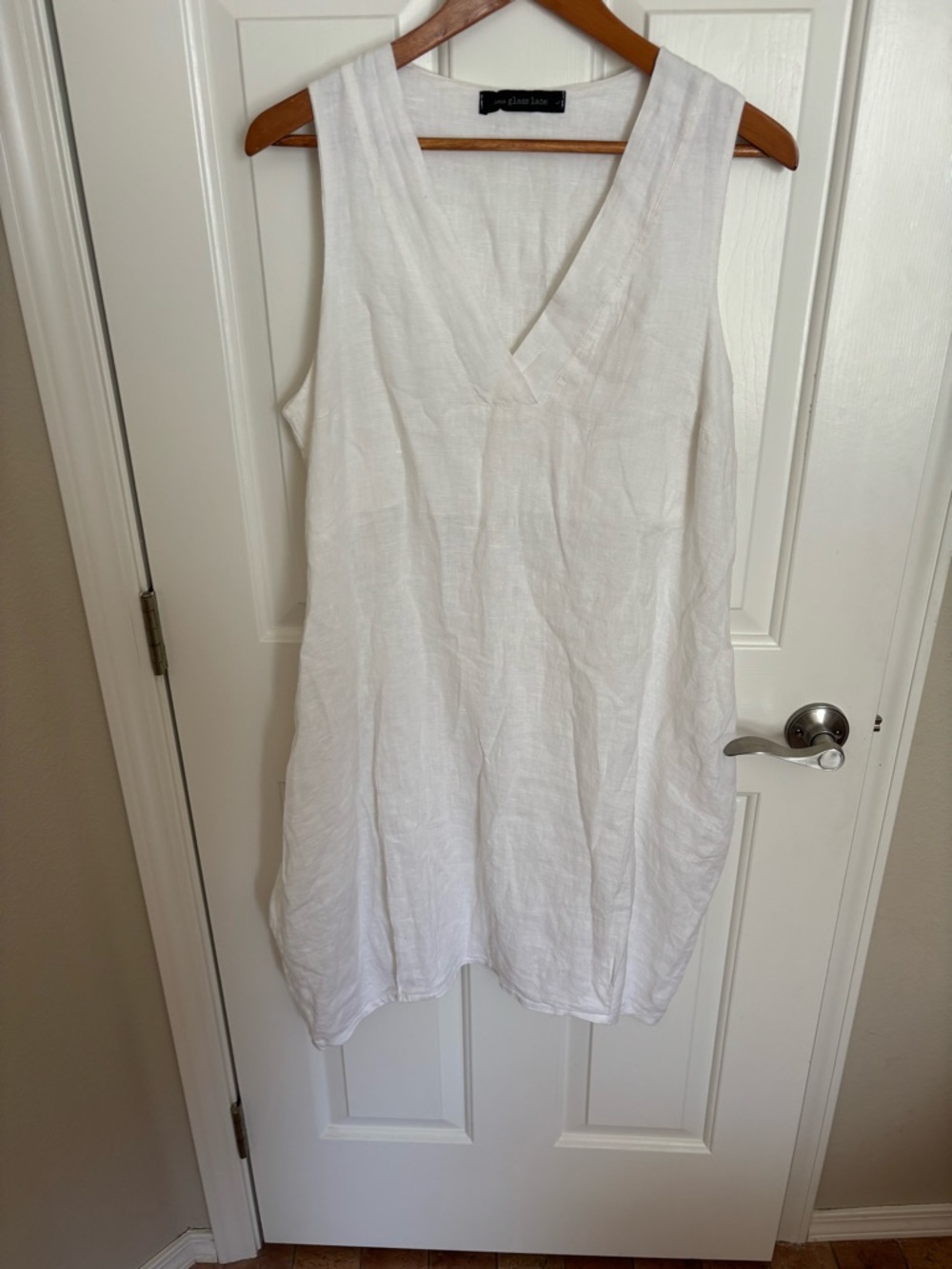 Sleeveless White V-Neck Linen Tunic